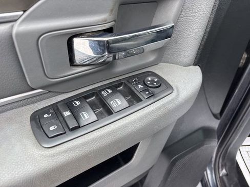 Used 2017 RAM 1500 Classic SLT w/ SLT Plus D￩cor Group image 14