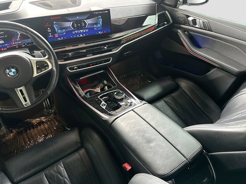 Certified 2025 BMW X7 M60i AWD/4WD image 25