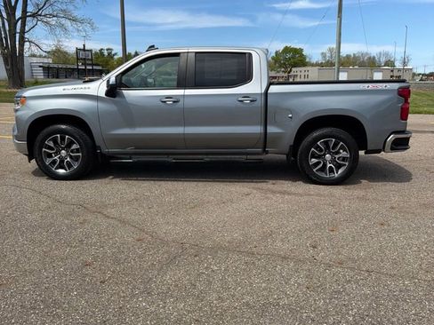 Used 2024 Chevrolet Silverado 1500 LT AWD/4WD image 8