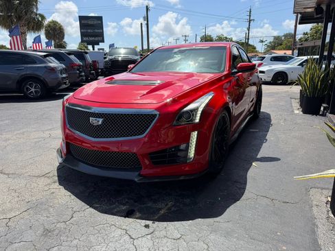 Used 2019 Cadillac CTS V w/ Carbon Fiber Package RWD image 5