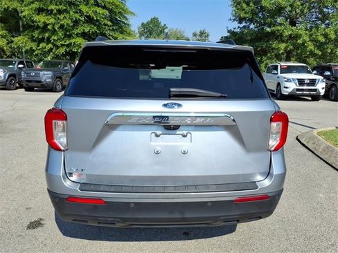 Used 2021 Ford Explorer XLT image 18