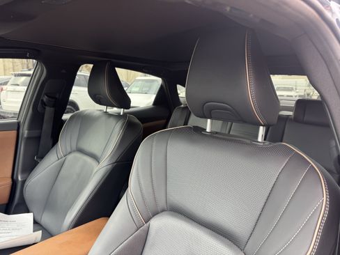 Used 2025 Toyota Crown Limited w/ Advanced Technology Package image 14