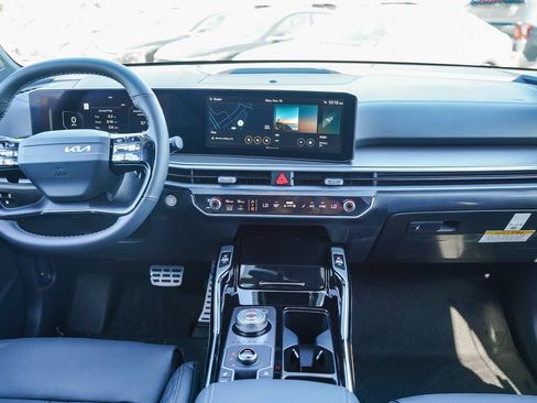 Certified 2026 Kia Sorento SX Prestige AWD/4WD image 12