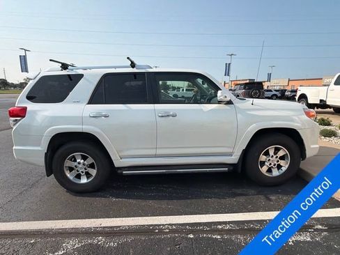Used 2013 Toyota 4Runner SR5 AWD/4WD image 9