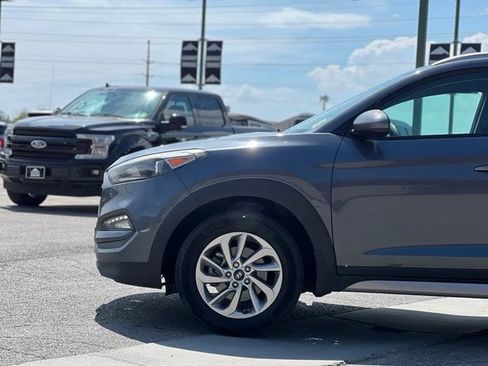 Used 2017 Hyundai Tucson SE w/ SE Popular Package 02 AWD/4WD image 4