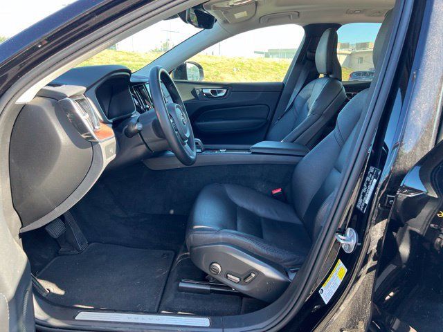 Used 2023 Volvo XC60 B5 Plus AWD/4WD image 12