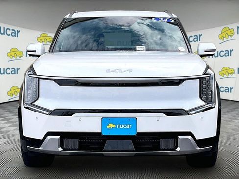 Used 2024 Kia EV9 Land AWD/4WD image 2