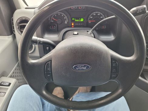 Used 2013 Ford E-350 and Econoline 350 XLT RWD image 19