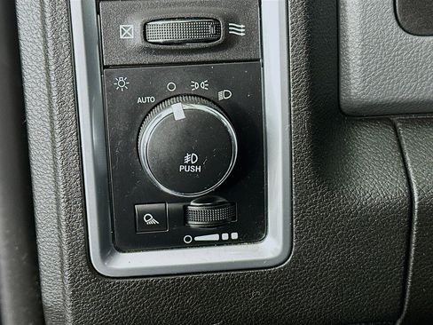 Used 2019 RAM 1500 Big Horn image 16