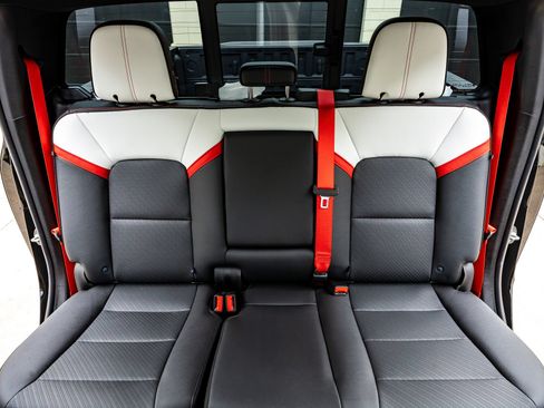 Used 2026 GMC Canyon AT4X AWD/4WD image 37