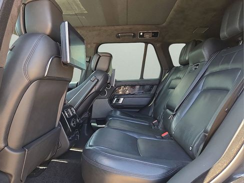 Used 2019 Land Rover Range Rover Autobiography image 14