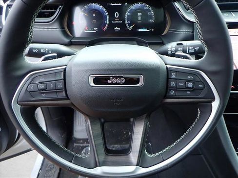 New 2026 Jeep Grand Cherokee Limited Reserve image 17