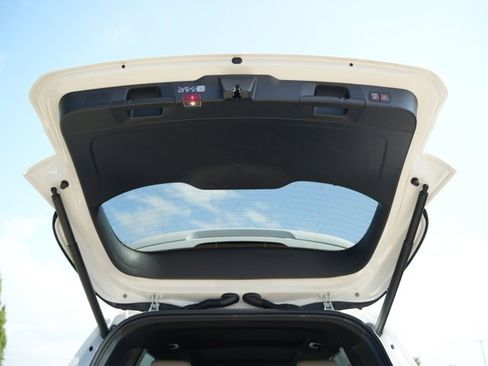 Certified 2026 Mercedes-Benz GLB 250 4MATIC image 18