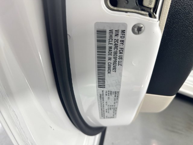 Used 2023 Chrysler Pacifica Touring-L FWD image 37