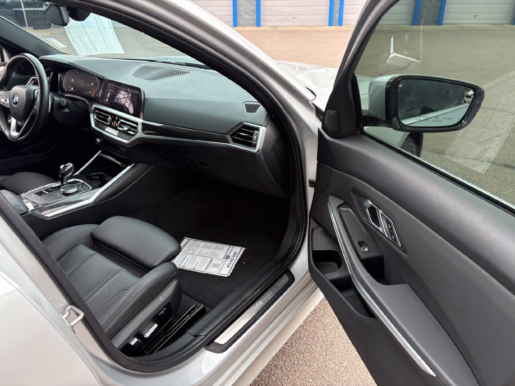 Used 2019 BMW 330i xDrive Sedan w/ Driving Assistance Package AWD/4WD image 30