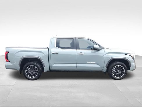 Used 2025 Toyota Tundra Limited AWD/4WD image 11