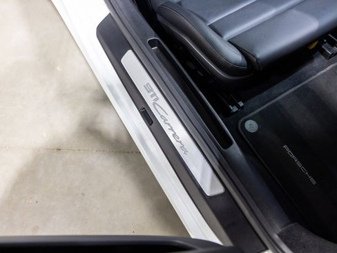 Used 2022 Porsche 911 Carrera image 31