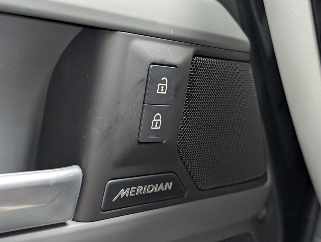 Used 2025 Land Rover Defender 130 S AWD/4WD image 33