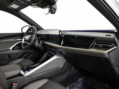 Certified 2025 Audi Q5 Premium w/ Convenience Package image 23