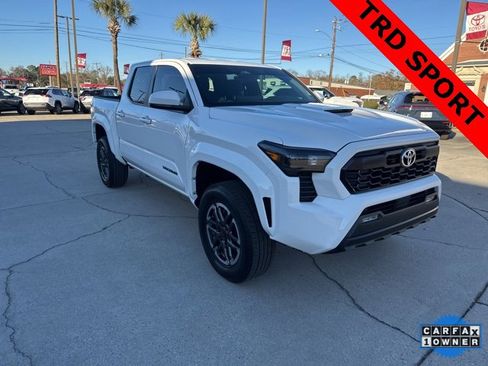 Used 2024 Toyota Tacoma TRD Sport image 3