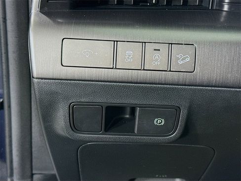 Certified 2025 Hyundai Kona SE image 20