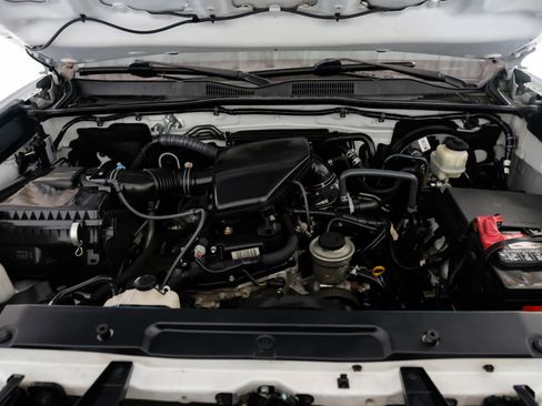 Used 2018 Toyota Tacoma SR image 35