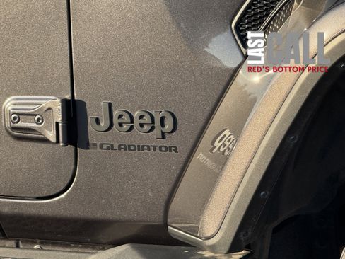 Used 2023 Jeep Gladiator Sport image 5
