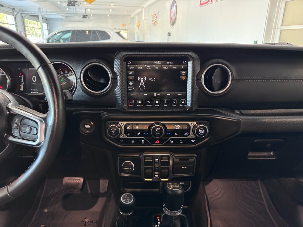 Used 2020 Jeep Wrangler Unlimited Sahara AWD/4WD image 17