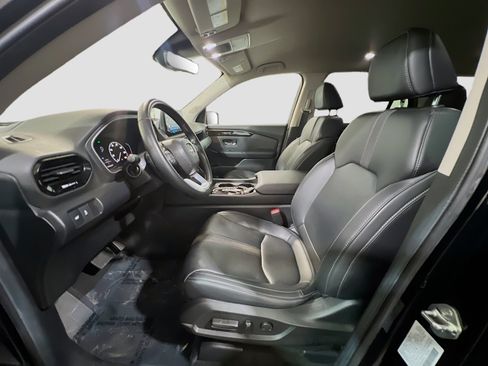 Used 2025 Honda Pilot EX-L image 14