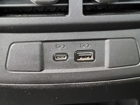 Used 2025 Chevrolet Colorado Z71 AWD/4WD image 17