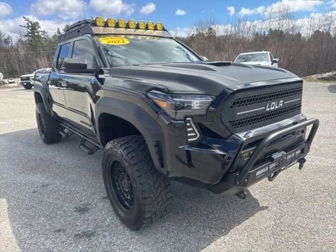 Used 2024 Toyota Tacoma TRD Sport w/ TRD Sport Upgrade Package AWD/4WD image 9