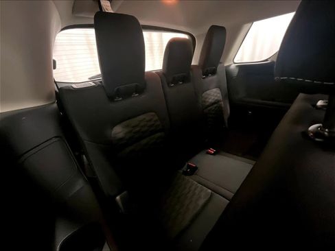 Certified 2022 Nissan Pathfinder SV image 17