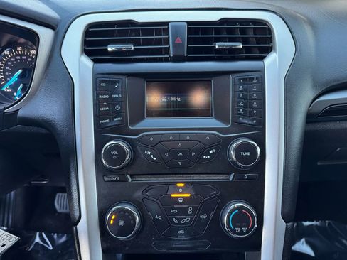 Used 2016 Ford Fusion SE w/ Equipment Group 201A image 16