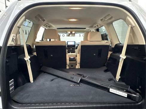Used 2023 Lexus GX 460 Premium image 6