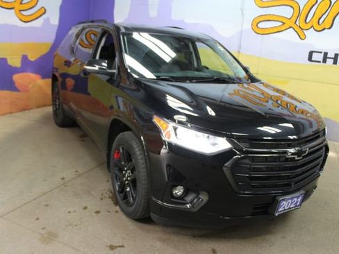 Used 2021 Chevrolet Traverse Premier w/ Redline Edition AWD/4WD image 2