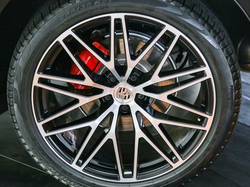 Certified 2026 Porsche Macan S AWD/4WD image 14
