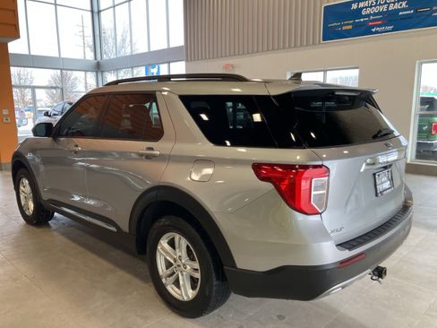 Used 2023 Ford Explorer XLT w/ Equipment Group 202A image 7