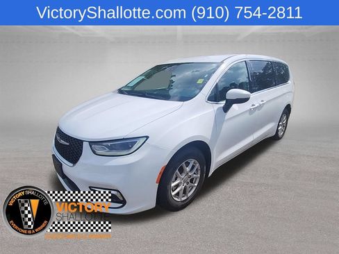 Certified 2023 Chrysler Pacifica Touring-L FWD image 18