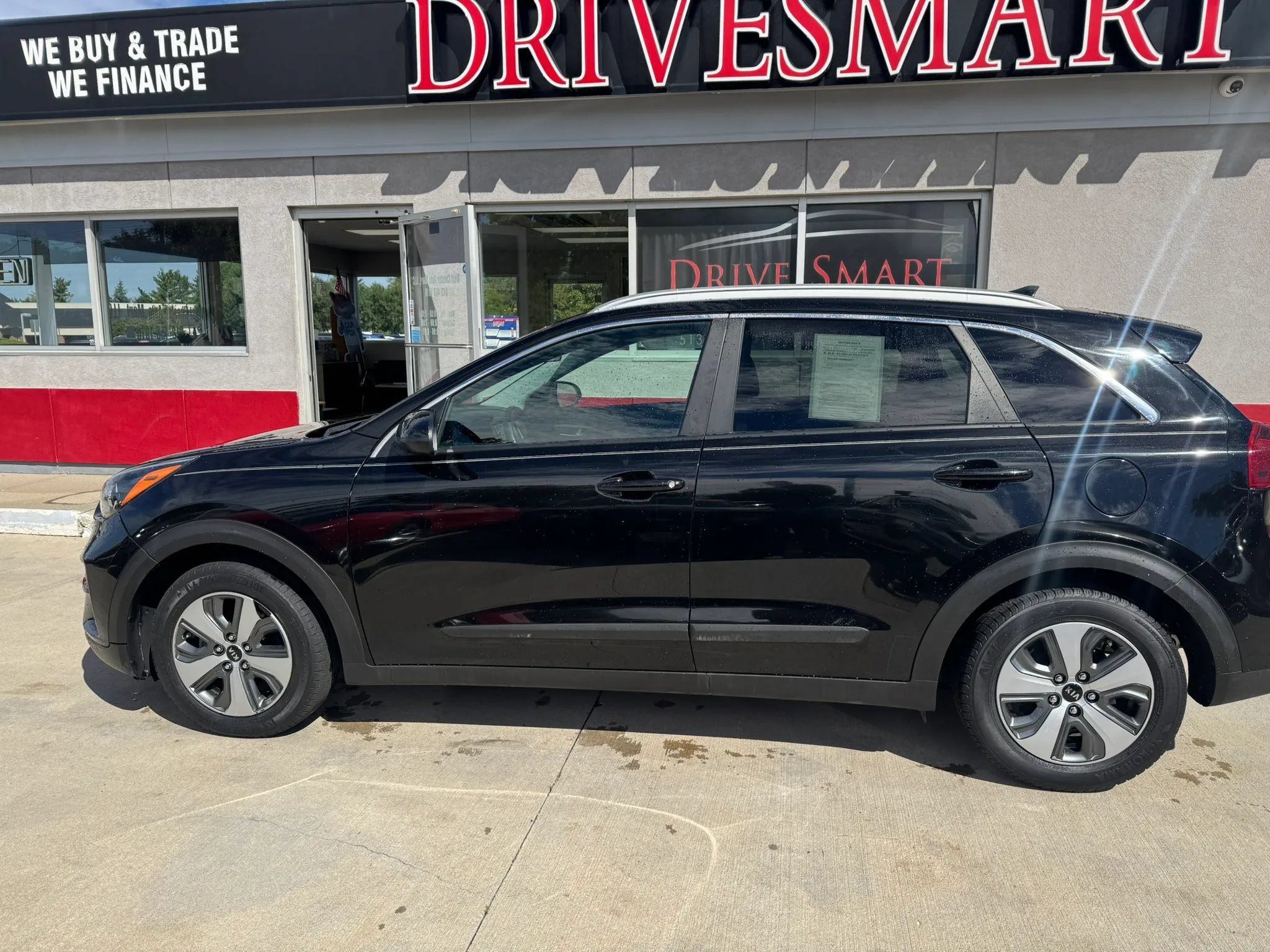 Used 2020 Kia Niro LX FWD image 7
