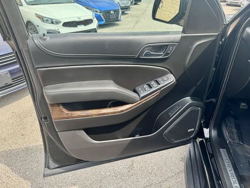 Used 2019 Chevrolet Suburban LT AWD/4WD image 10