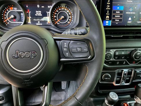 Used 2024 Jeep Wrangler Unlimited Sport AWD/4WD image 12