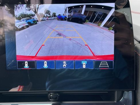 Used 2024 Chevrolet Corvette Stingray Premium Cpe w/ Z51 Performance Package image 18