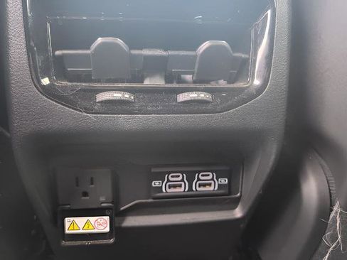 Used 2024 Jeep Grand Cherokee Altitude AWD/4WD image 18