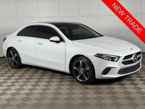Used 2019 Mercedes-Benz A 220 4MATIC image 2