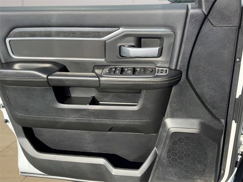 Used 2024 RAM 3500 Big Horn image 24