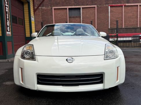 Used 2006 Nissan 350Z Touring RWD image 17