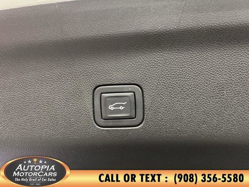 Used 2024 Cadillac Escalade Premium Luxury image 23