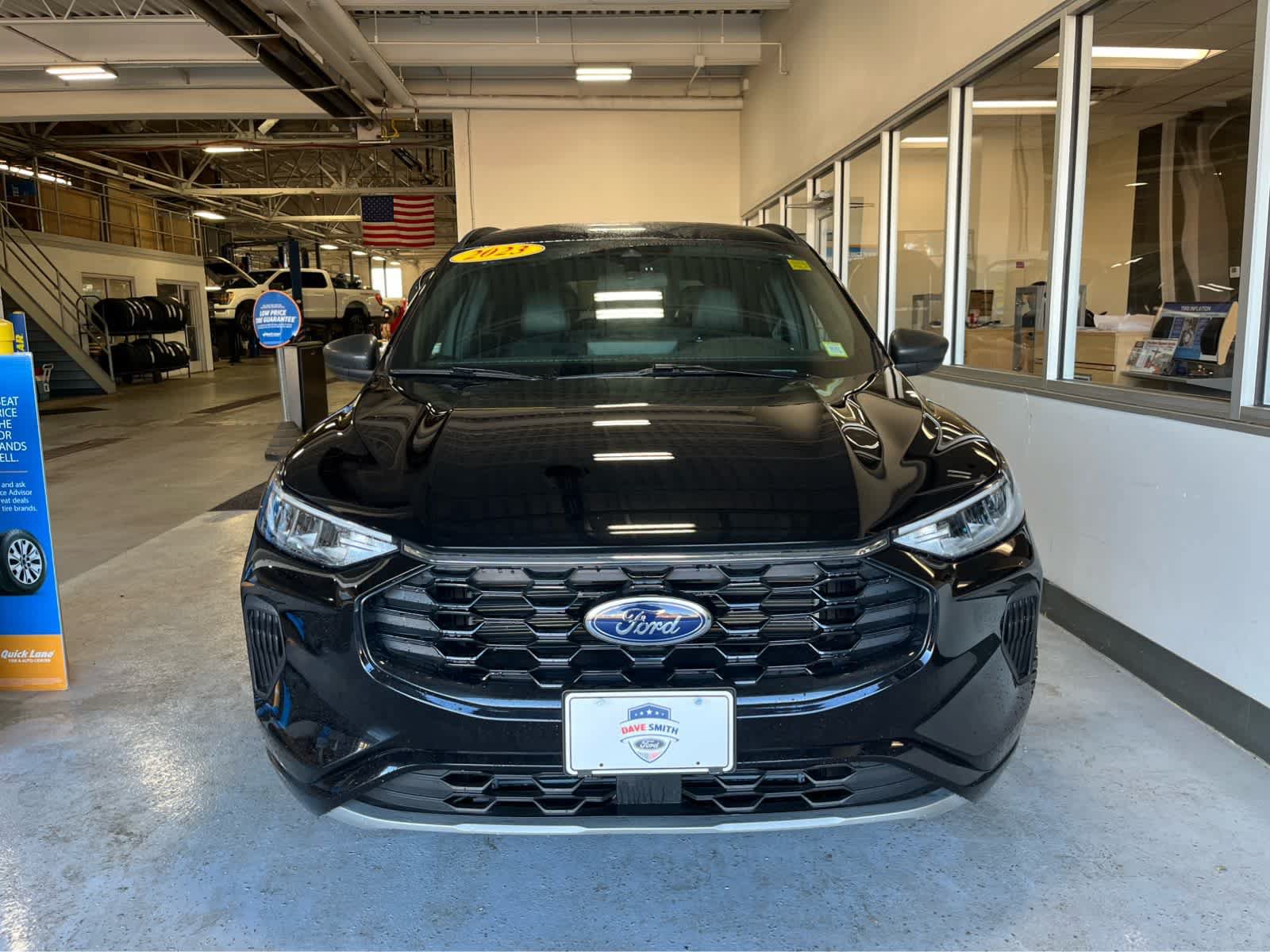 Used 2023 Ford Escape ST-Line w/ Tech Pack #1 FWD image 3