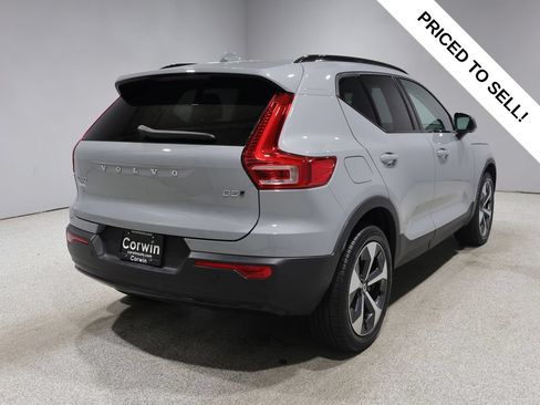 Used 2024 Volvo XC40 B5 Plus AWD/4WD image 2