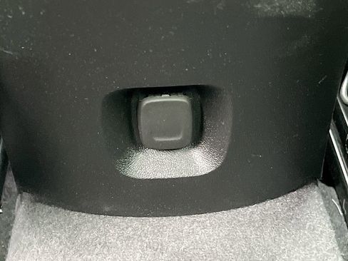 Used 2025 Chevrolet Malibu LS image 25